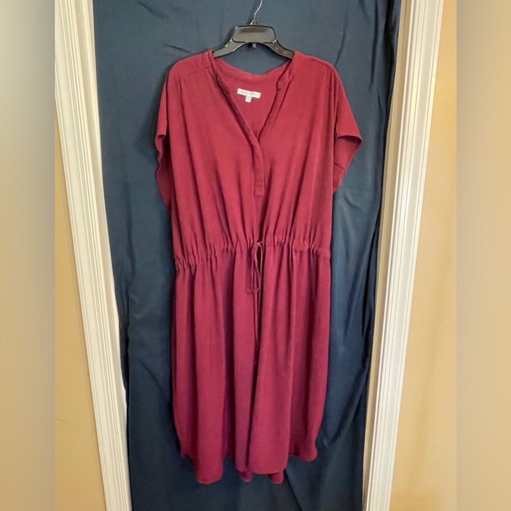Sandra Darren Burgundy V-Neck Dolman Sleeve Midi Dress